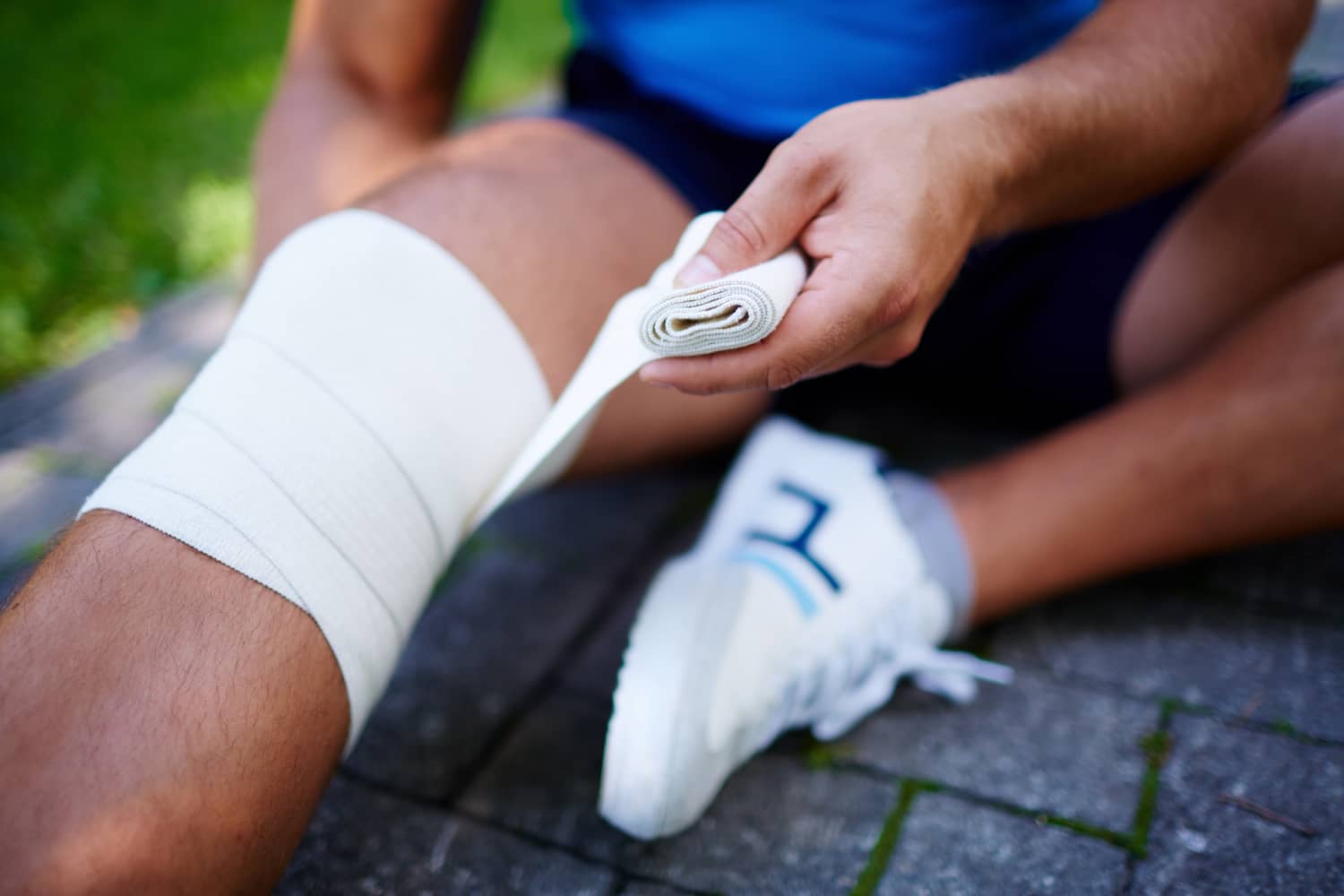 Primeros auxilios en el deporte: cómo actuar ante las lesiones más comunes